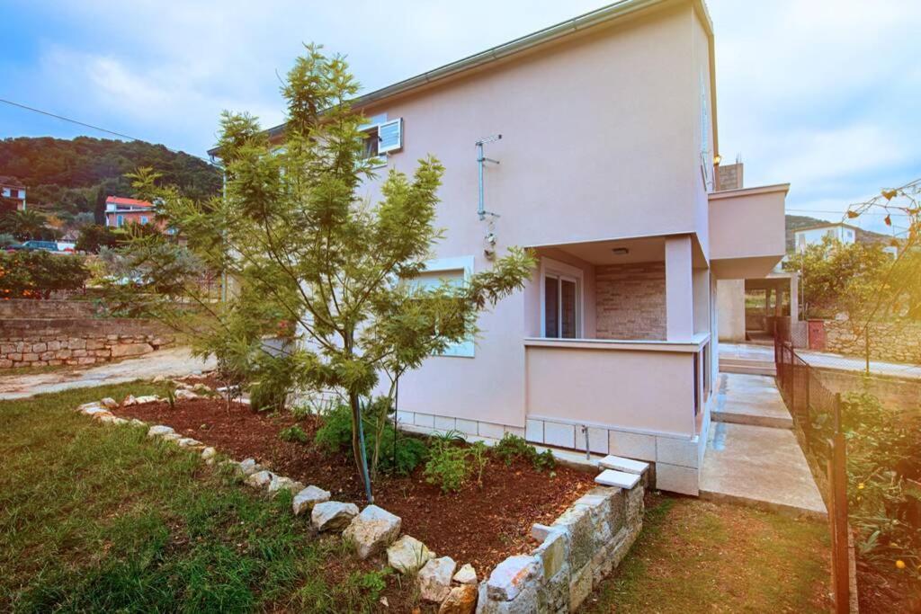 Verita Apartment *