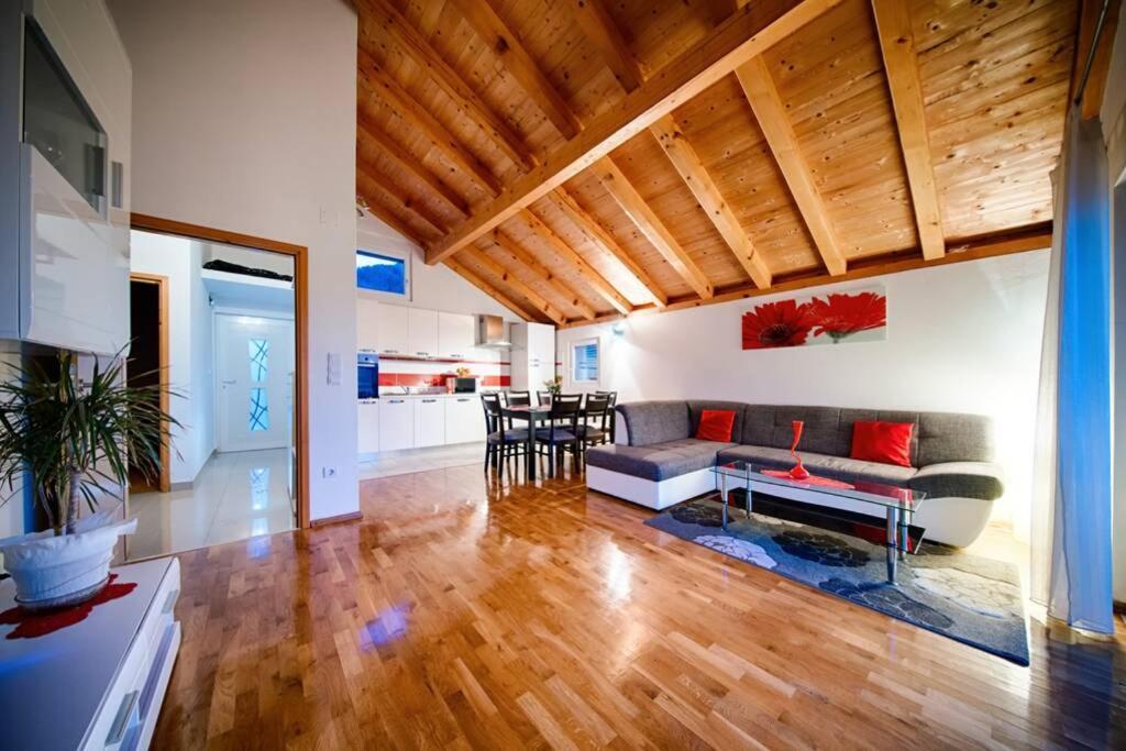 Apartment Verita Vis